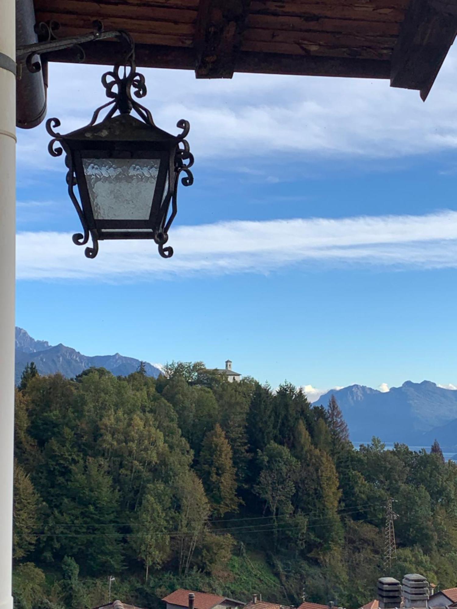 Casa Savina - Stupenda Vista Lago E Monti Plesio Bagian luar foto