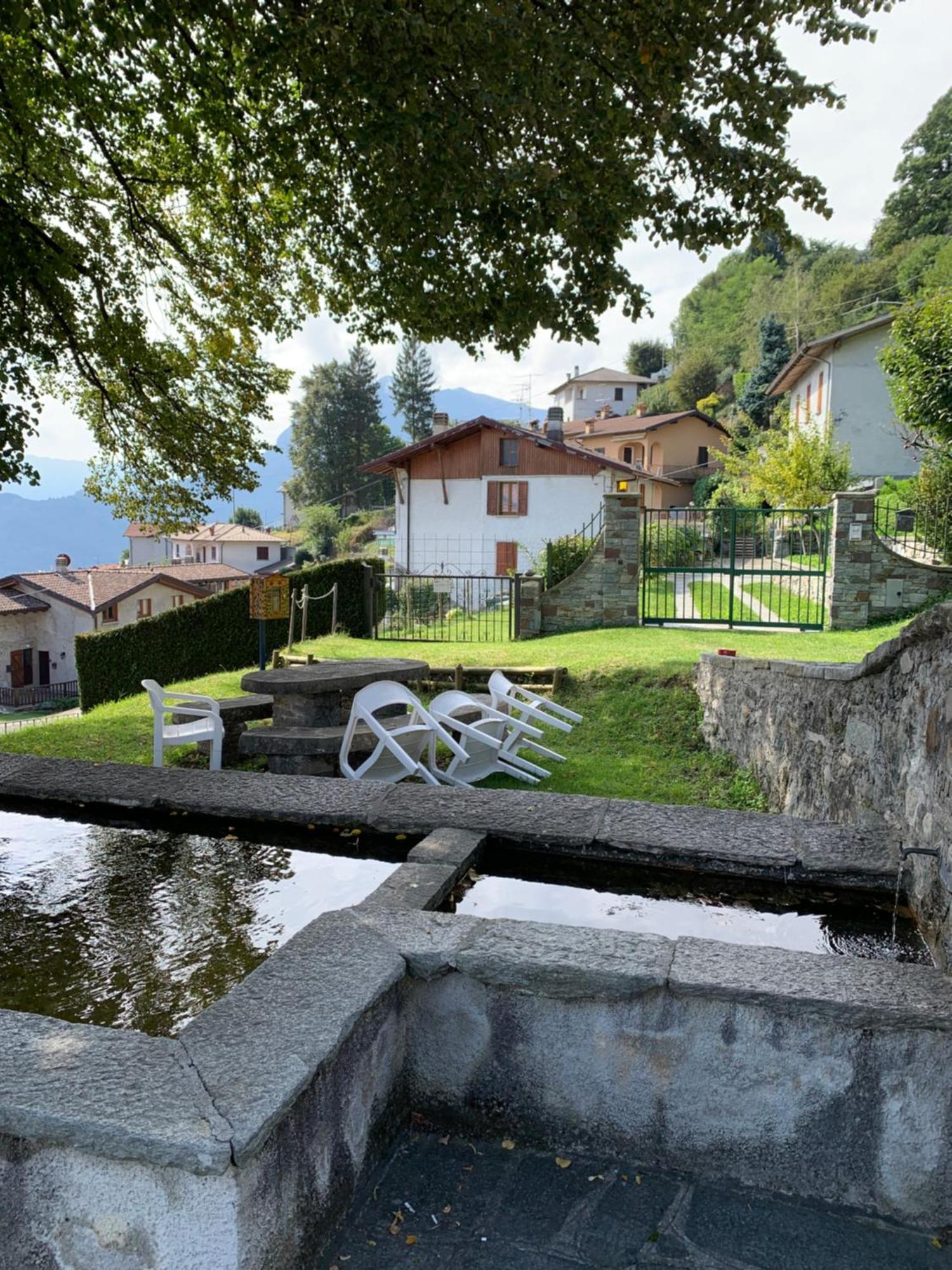 Casa Savina - Stupenda Vista Lago E Monti Plesio Bagian luar foto