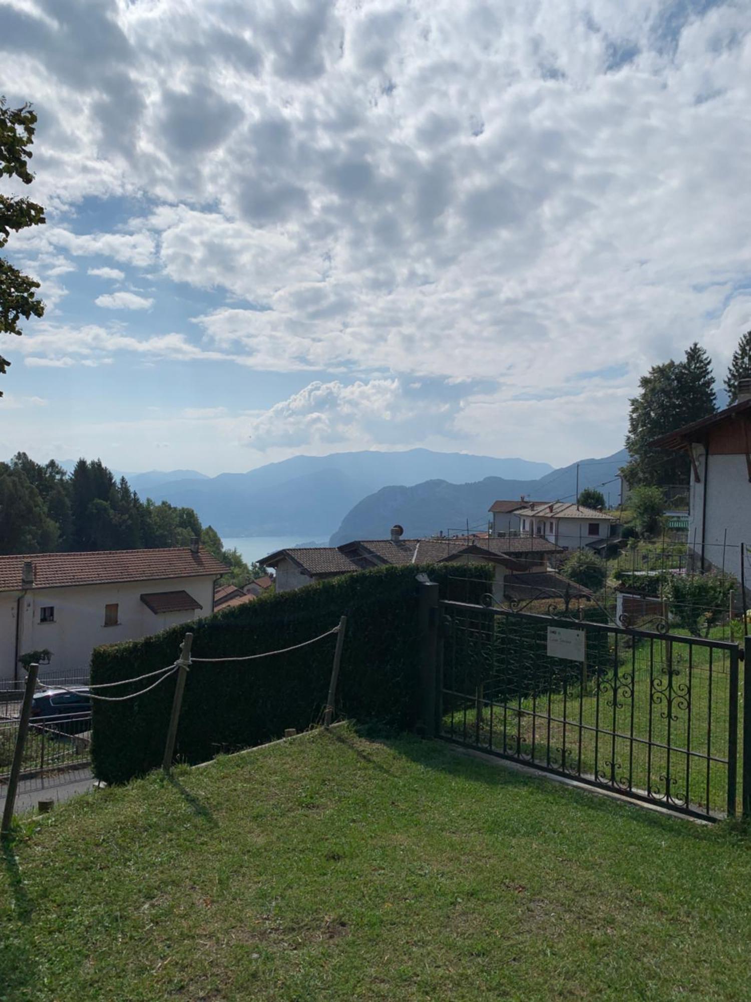 Casa Savina - Stupenda Vista Lago E Monti Plesio Bagian luar foto