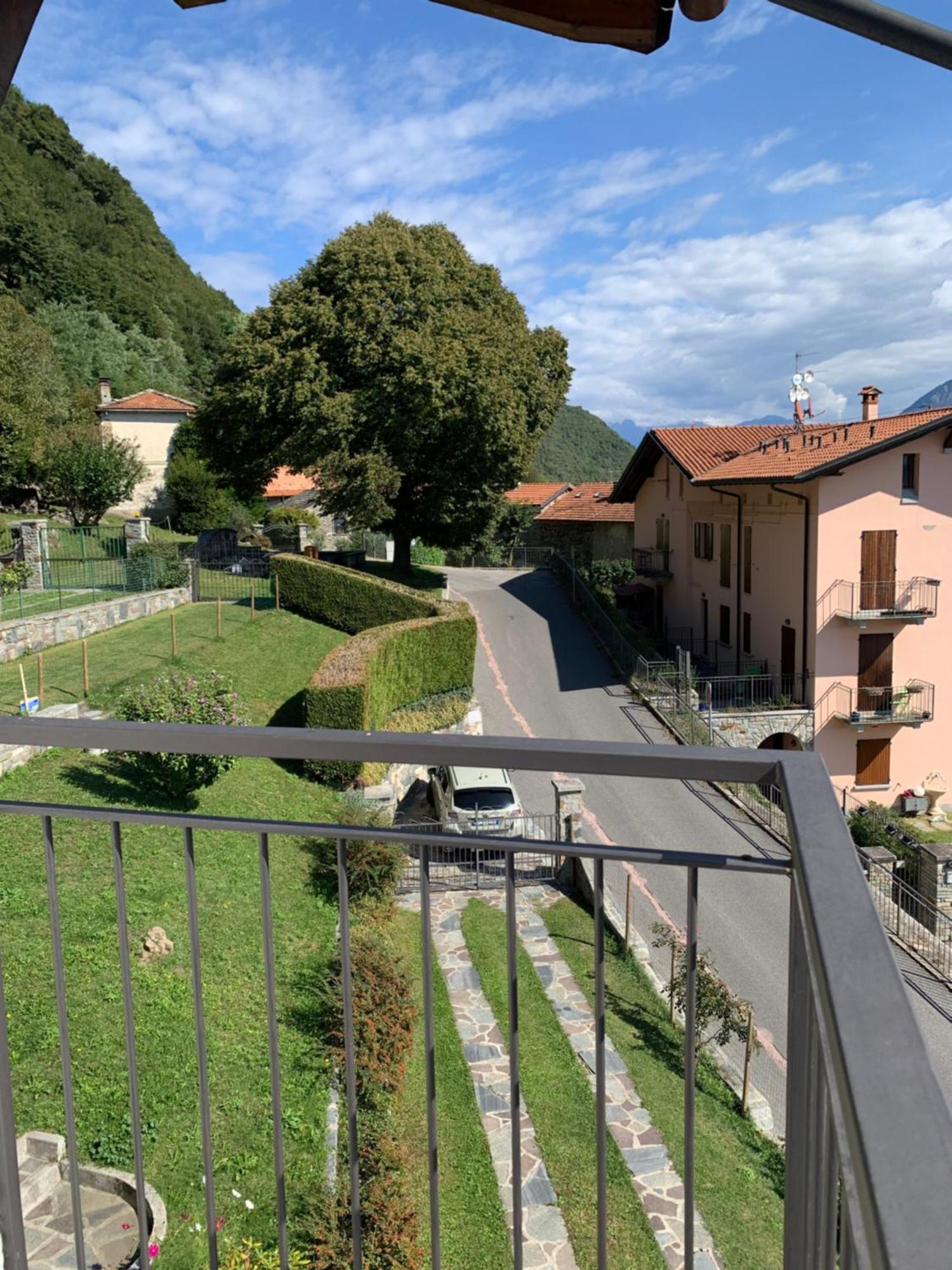 Casa Savina - Stupenda Vista Lago E Monti Plesio Bagian luar foto
