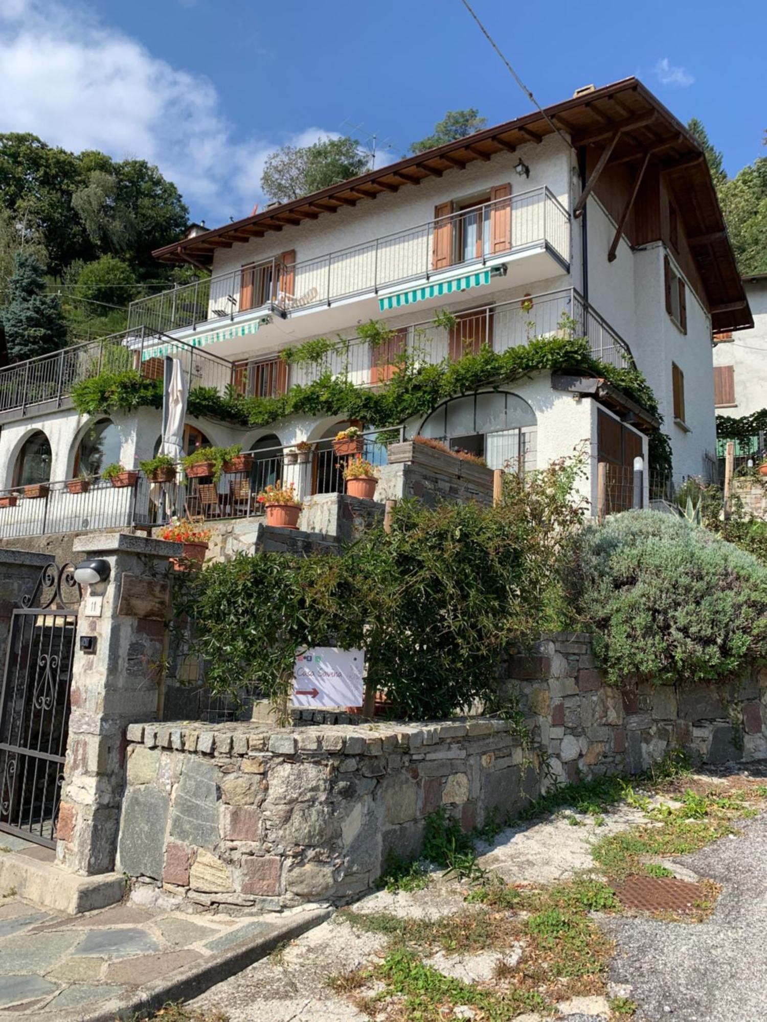 Casa Savina - Stupenda Vista Lago E Monti Plesio Bagian luar foto