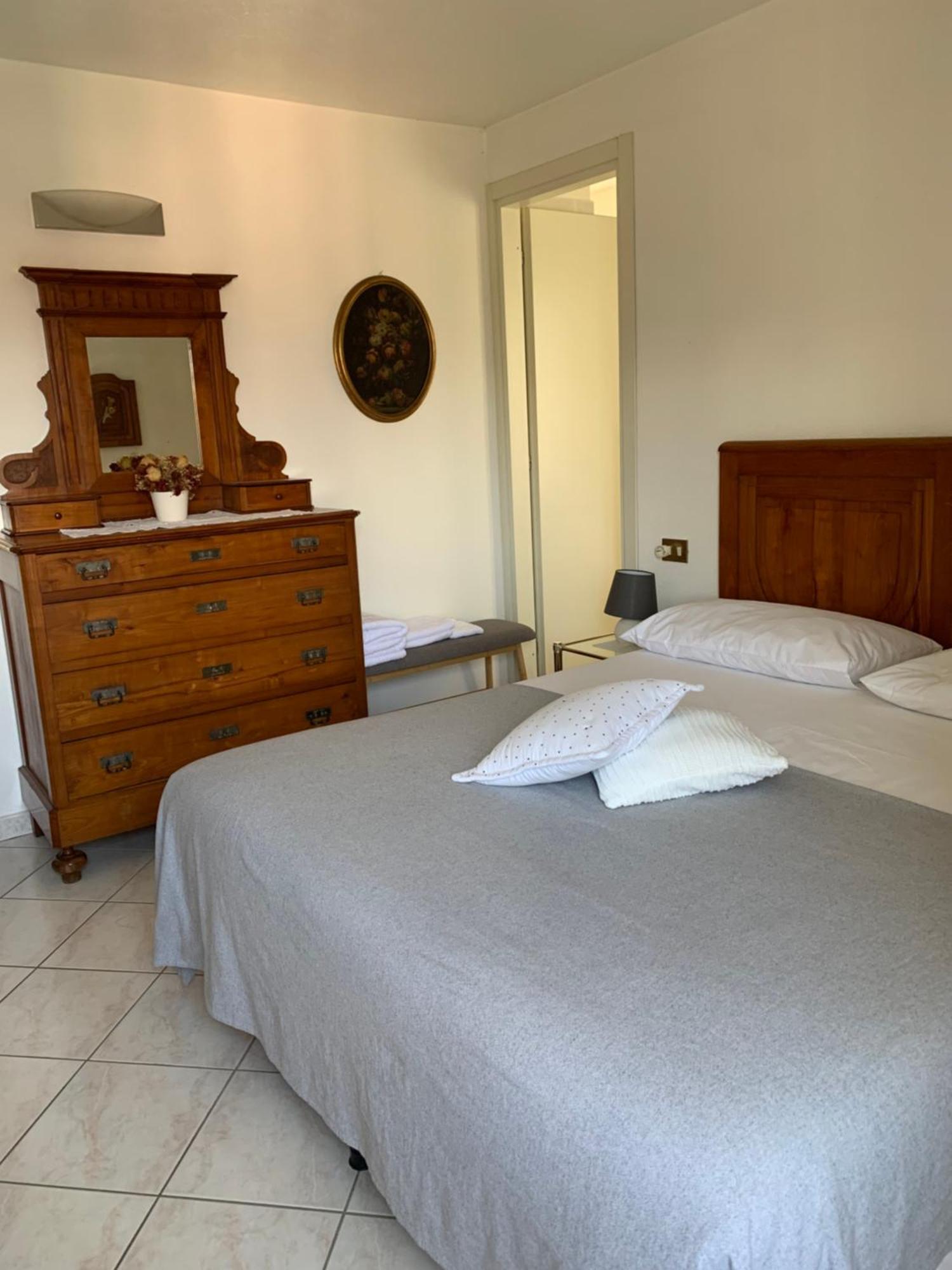 Casa Savina - Stupenda Vista Lago E Monti Plesio Bagian luar foto