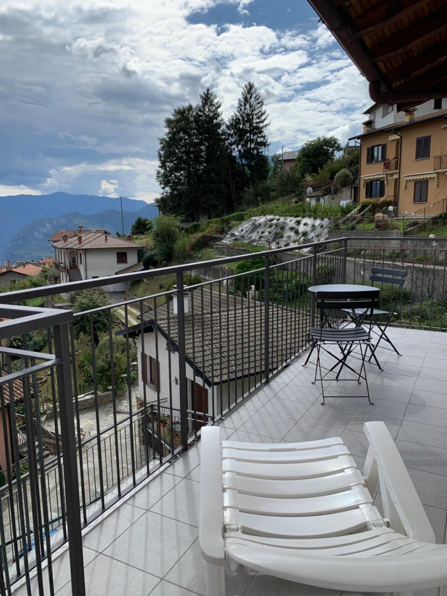 Casa Savina - Stupenda Vista Lago E Monti Plesio Bagian luar foto